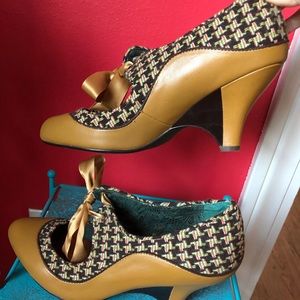 Mary Jane’s by Poetic Licence